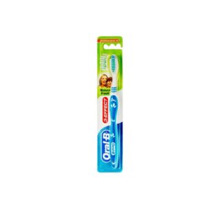Oral B Toothbrush 3 Effect Medium - Natural Fresh
